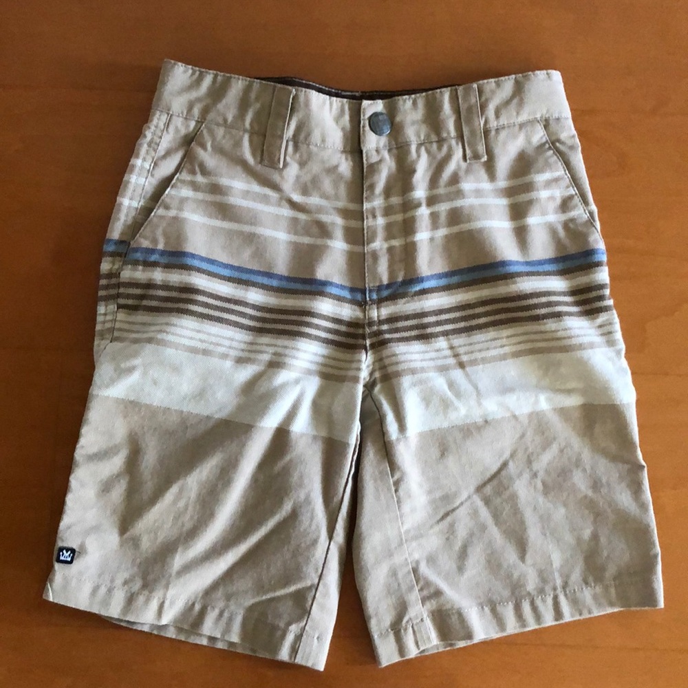 Boys size 7 Micros chino shorts